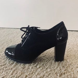NWT Dexflex Comfort Kara Oxford Lace Up Pump